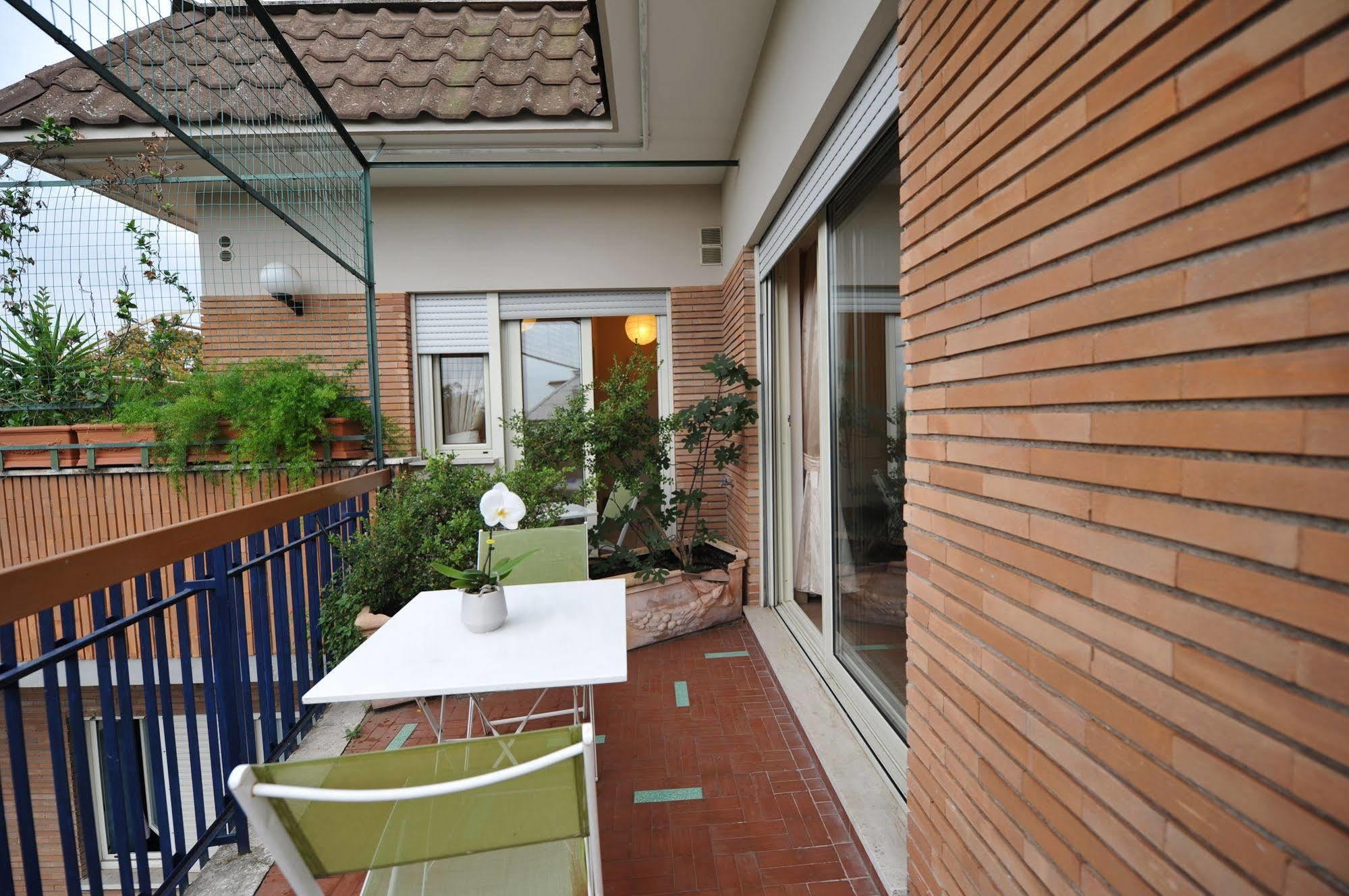 B And B Roof Garden Zaccardi Frühstückspension Rom